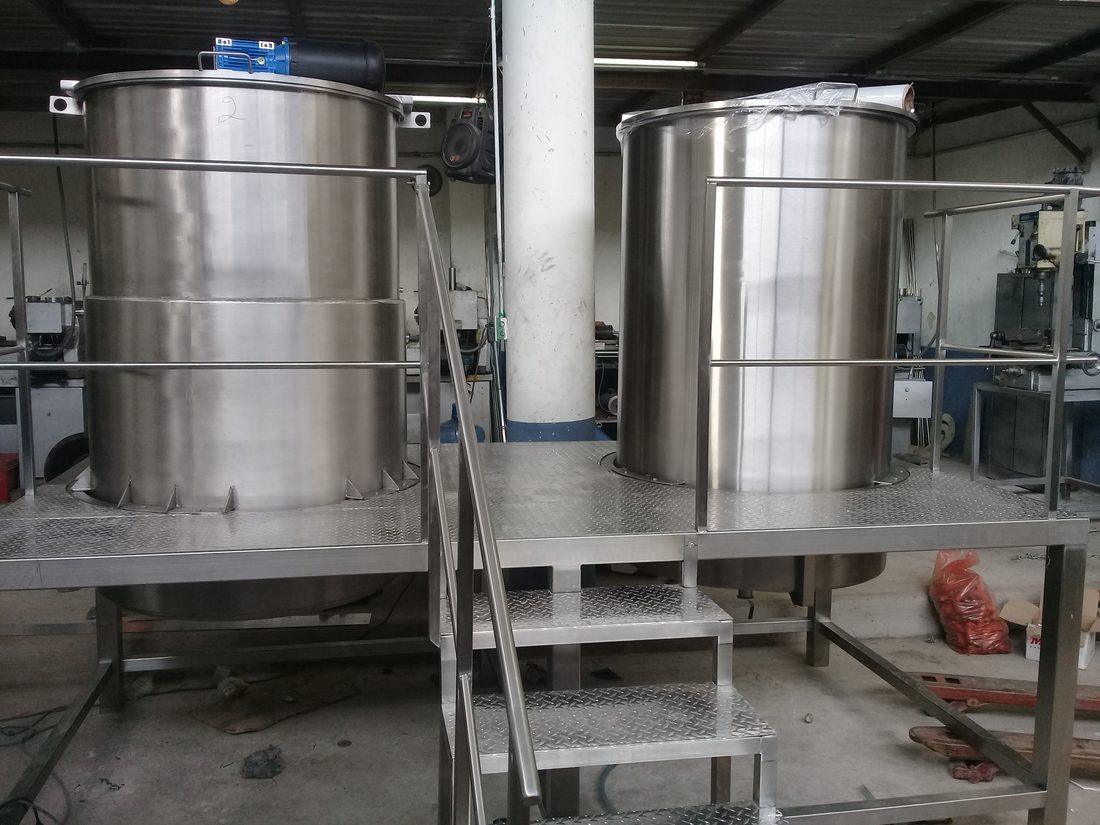 FOTO: Tanques y agitadores de acero inoxidable